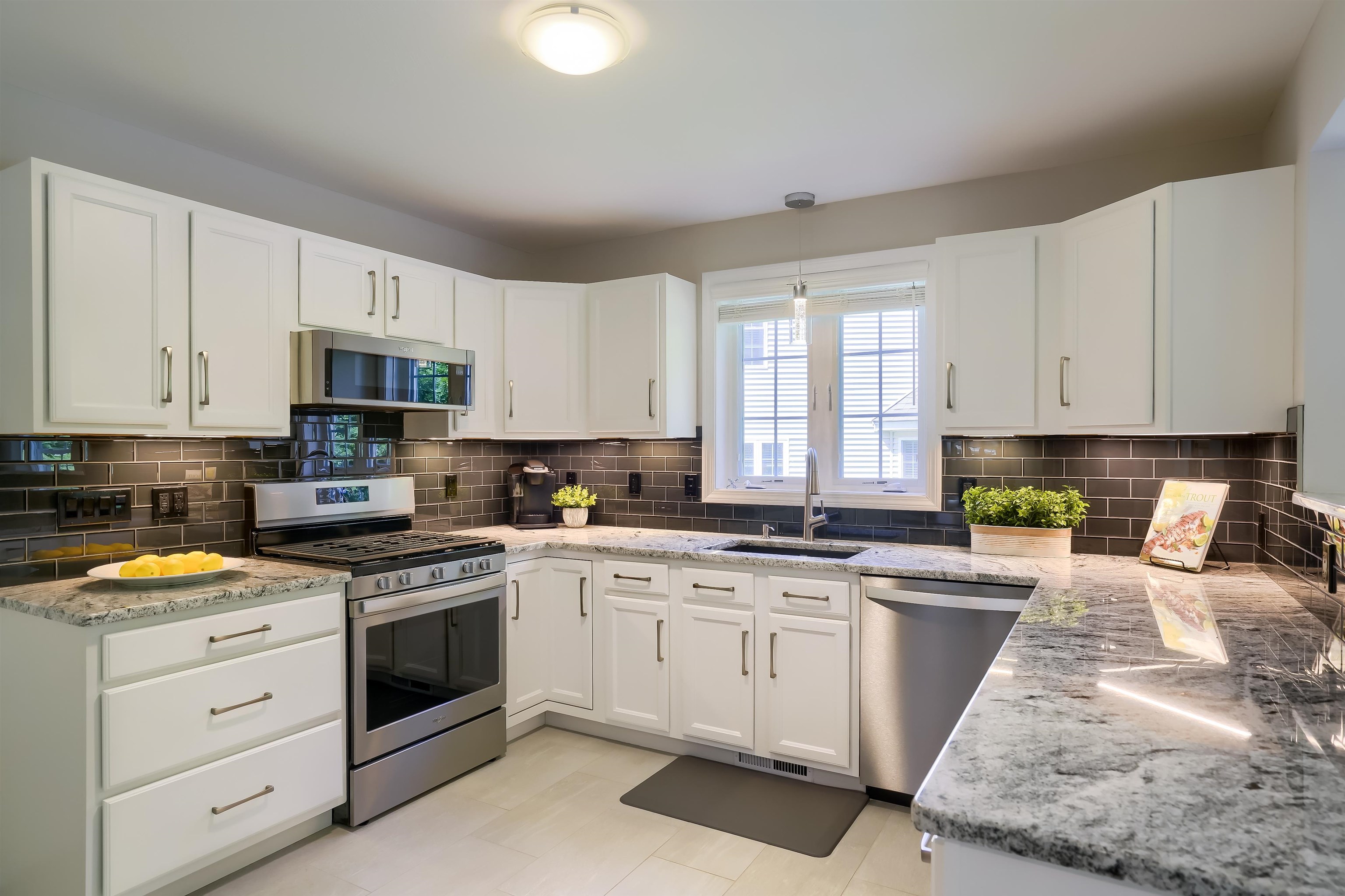 39 Terrell Lane Hollis, NH 03049 - Photo 9 of 38