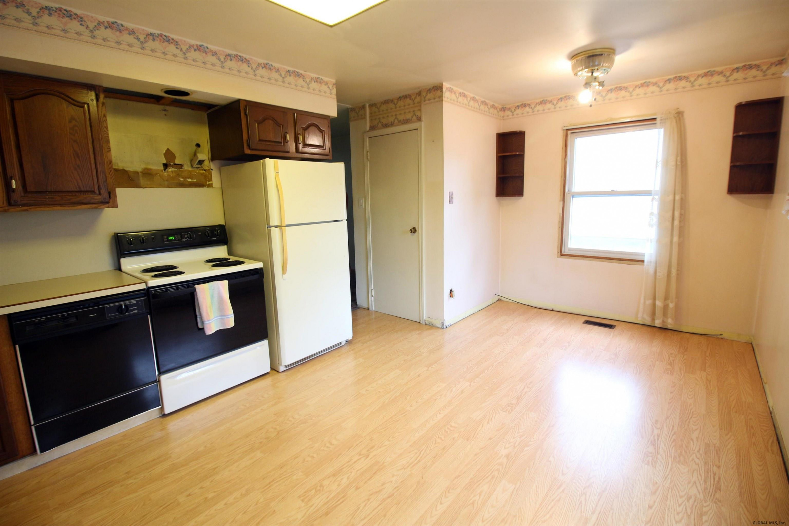 16 Mildred Lane Colonie, NY 12110 - Photo 12 of 35 Photo 12