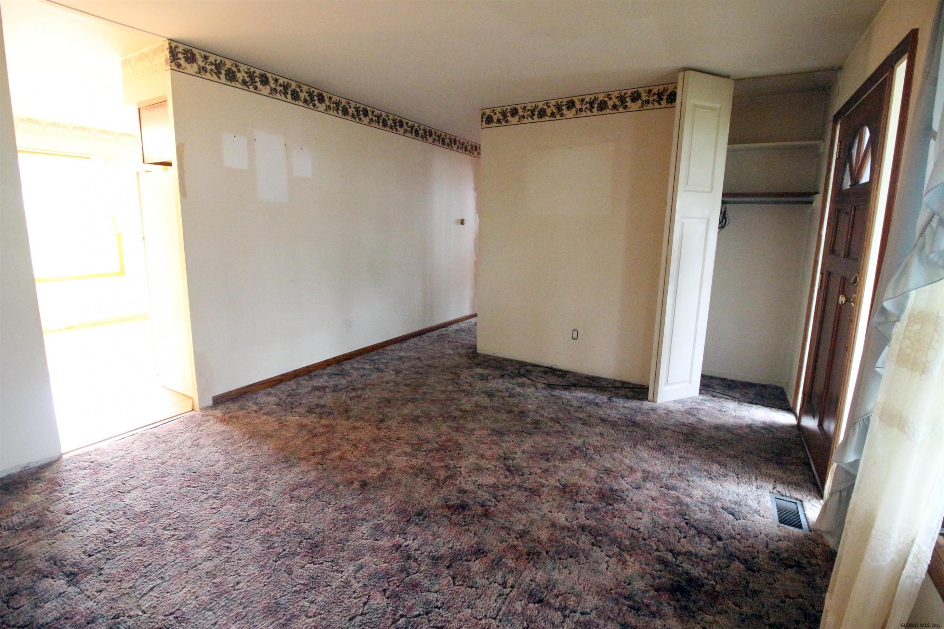 16 Mildred Lane Colonie, NY 12110 - Photo 5 of 35 Photo 5