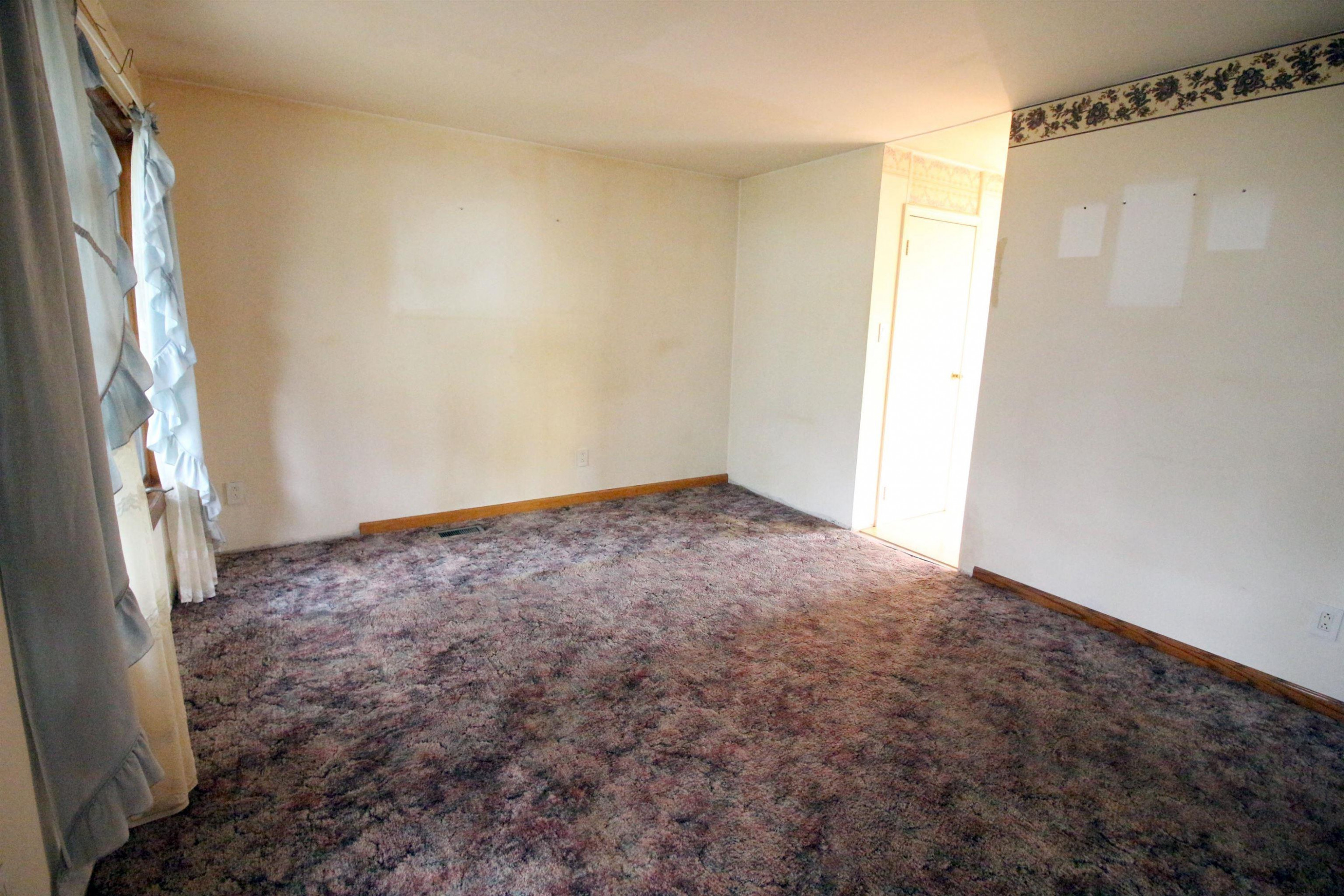 16 Mildred Lane Colonie, NY 12110 - Photo 6 of 35 Photo 6