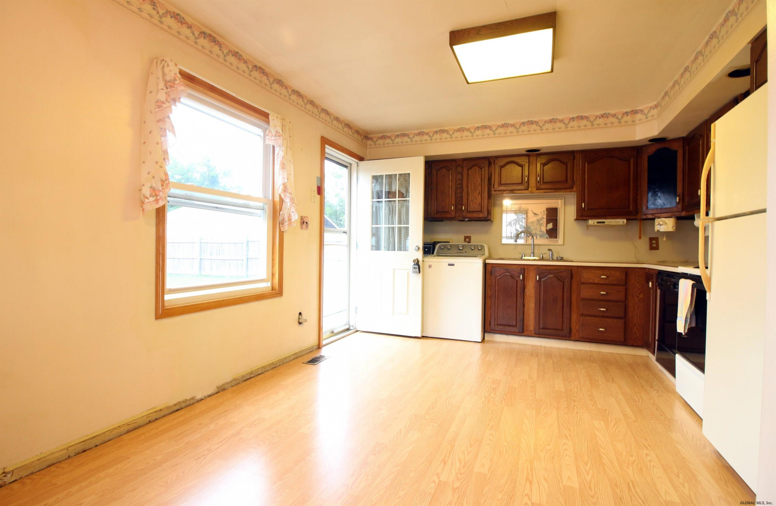 16 Mildred Lane Colonie, NY 12110 - Photo 7 of 35 Photo 7