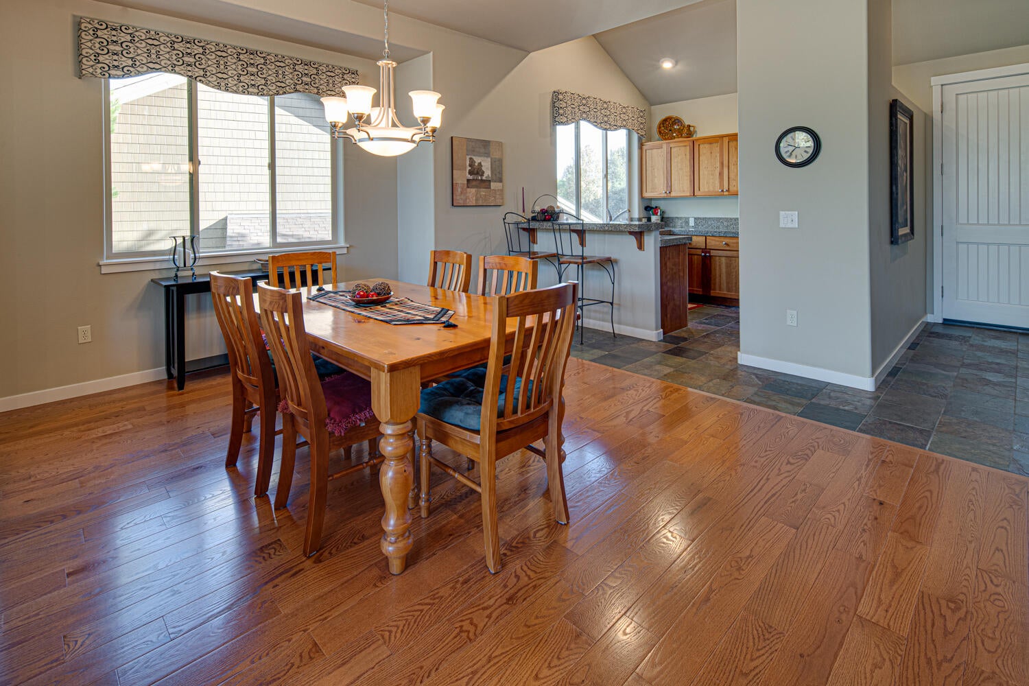 1266 Highland View Loop Redmond, OR 97756 - Photo 12 of 31 1266-096b