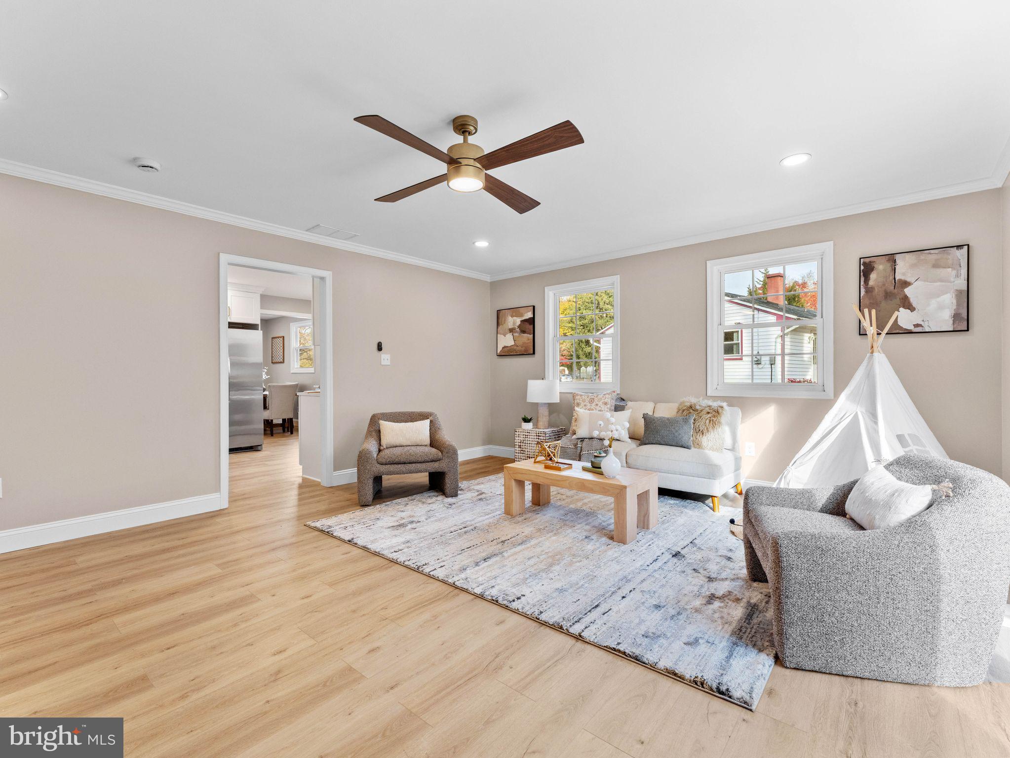 800 Bentley Road Lindenwold, NJ 08021 - Photo 11 of 32 a living room with furniture