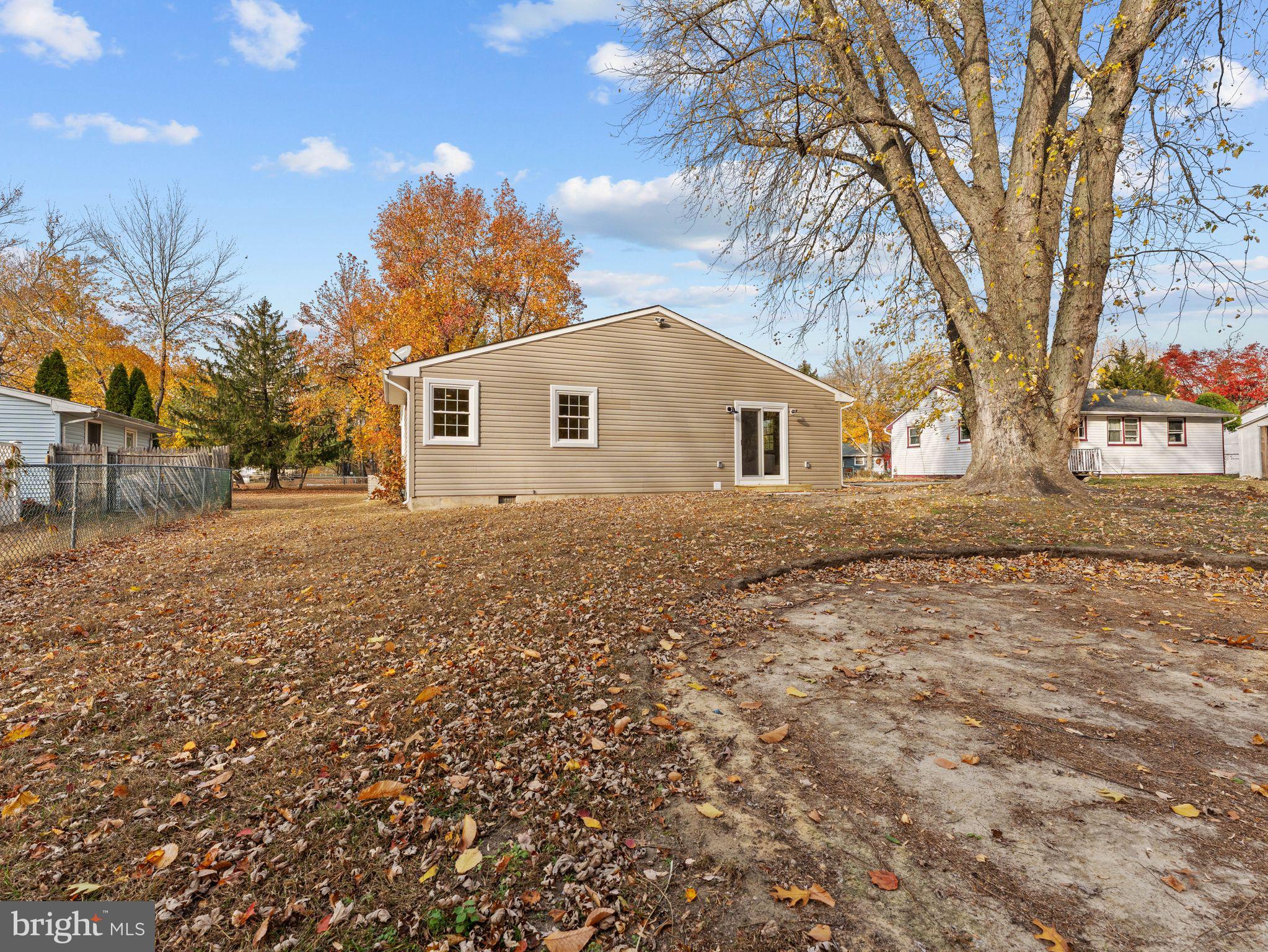 800 Bentley Road Lindenwold, NJ 08021 - Photo 29 of 32 a house that has a tree in front of it
