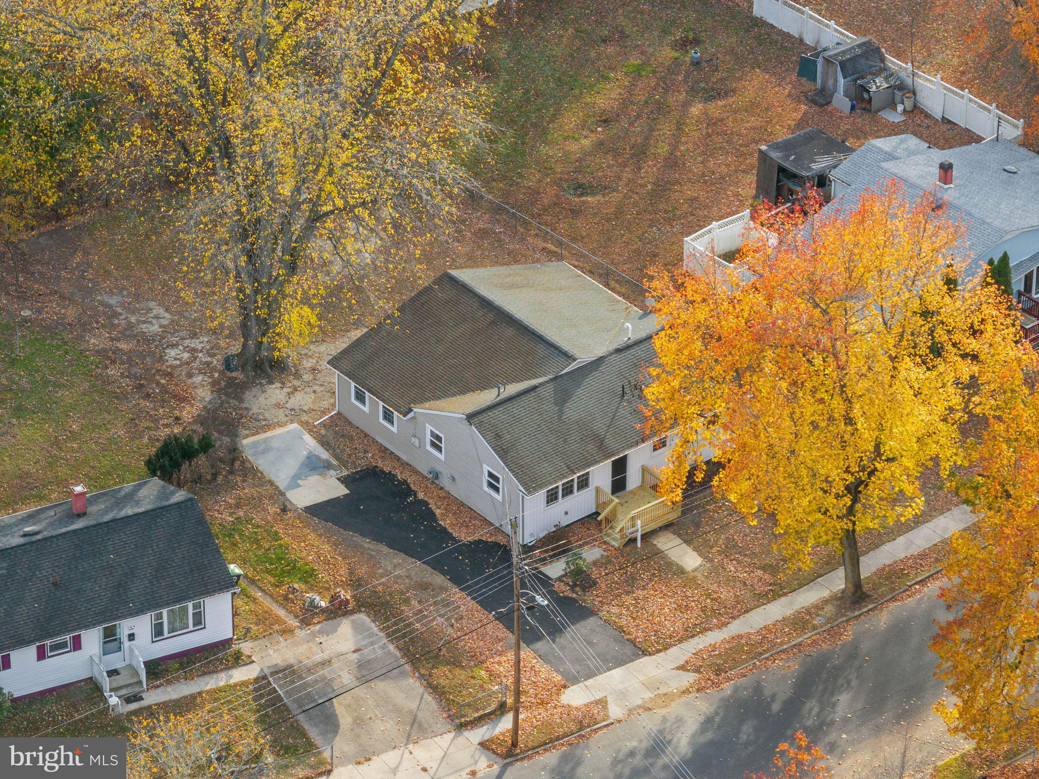 800 Bentley Road Lindenwold, NJ 08021 - Photo 31 of 32 an aerial view of residential houses with outdoor space