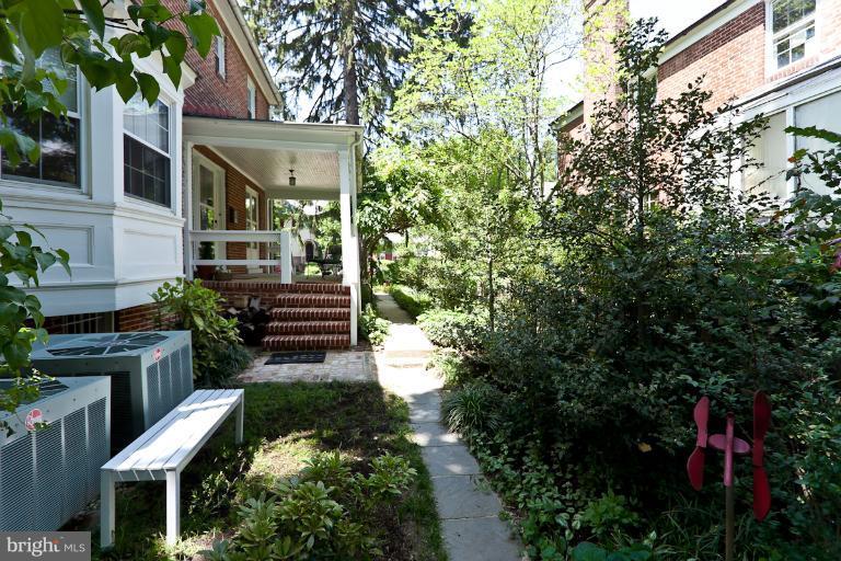 4229 Wickford Road Baltimore, MD 21210 - Photo 29 of 30 a view of outdoor space and garden