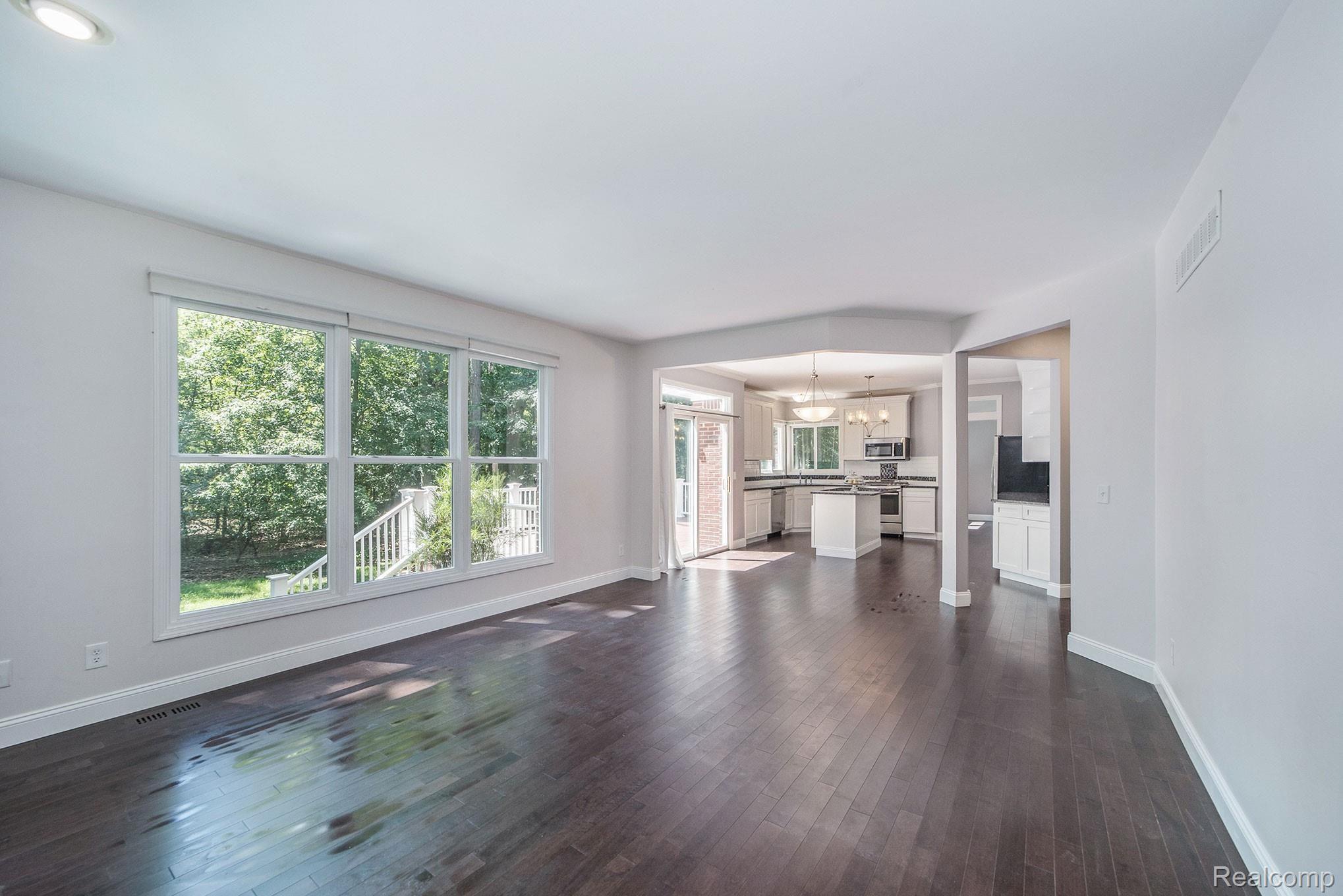 697 Lake Ridge Road Rochester, MI 48307 - Photo 11 of 42 017A2377.jpg
