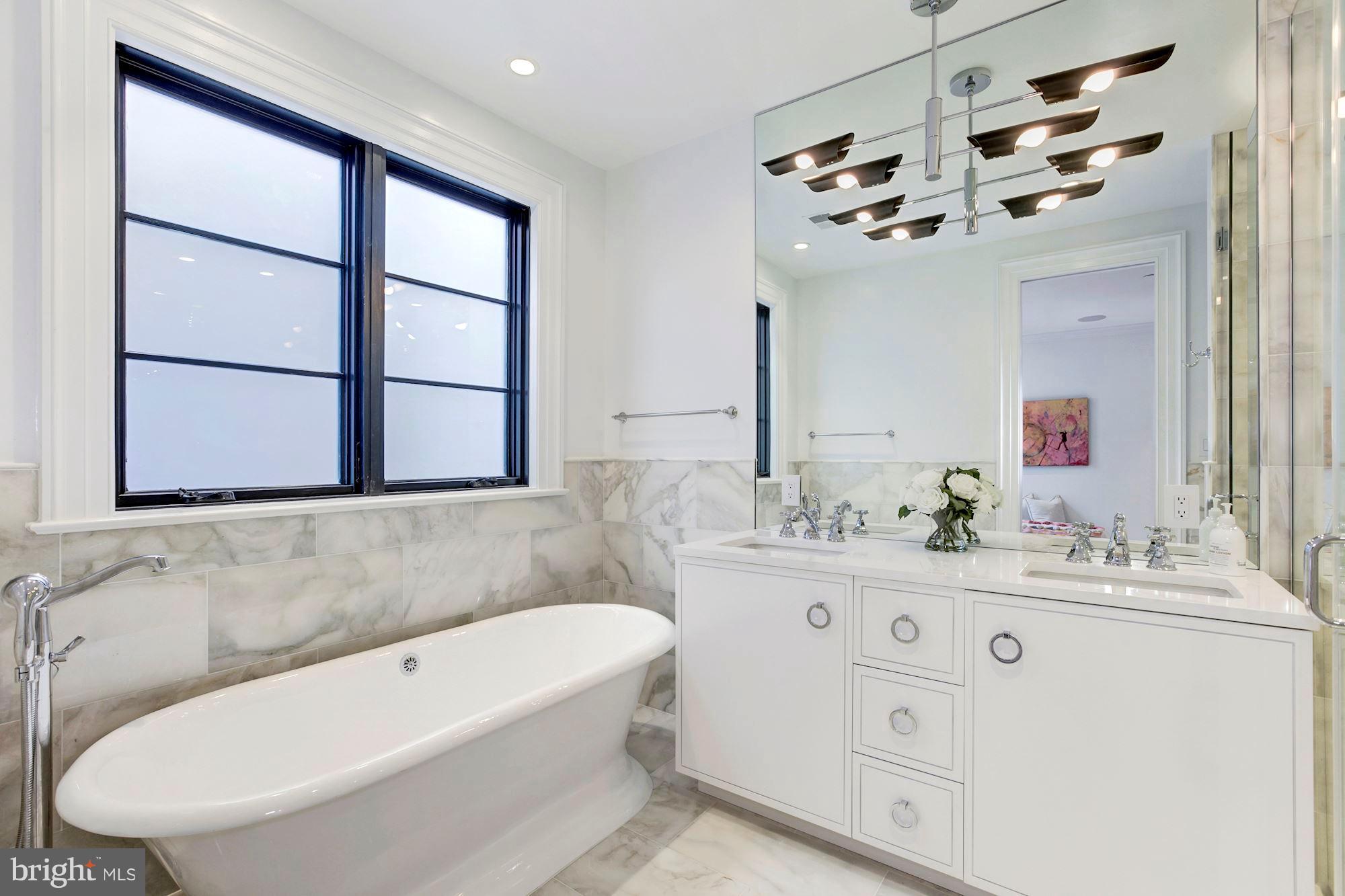 1309 R Street Northwest, Unit 2 Washington, DC 20009 - Photo 11 of 25 Main Level - Master Bath