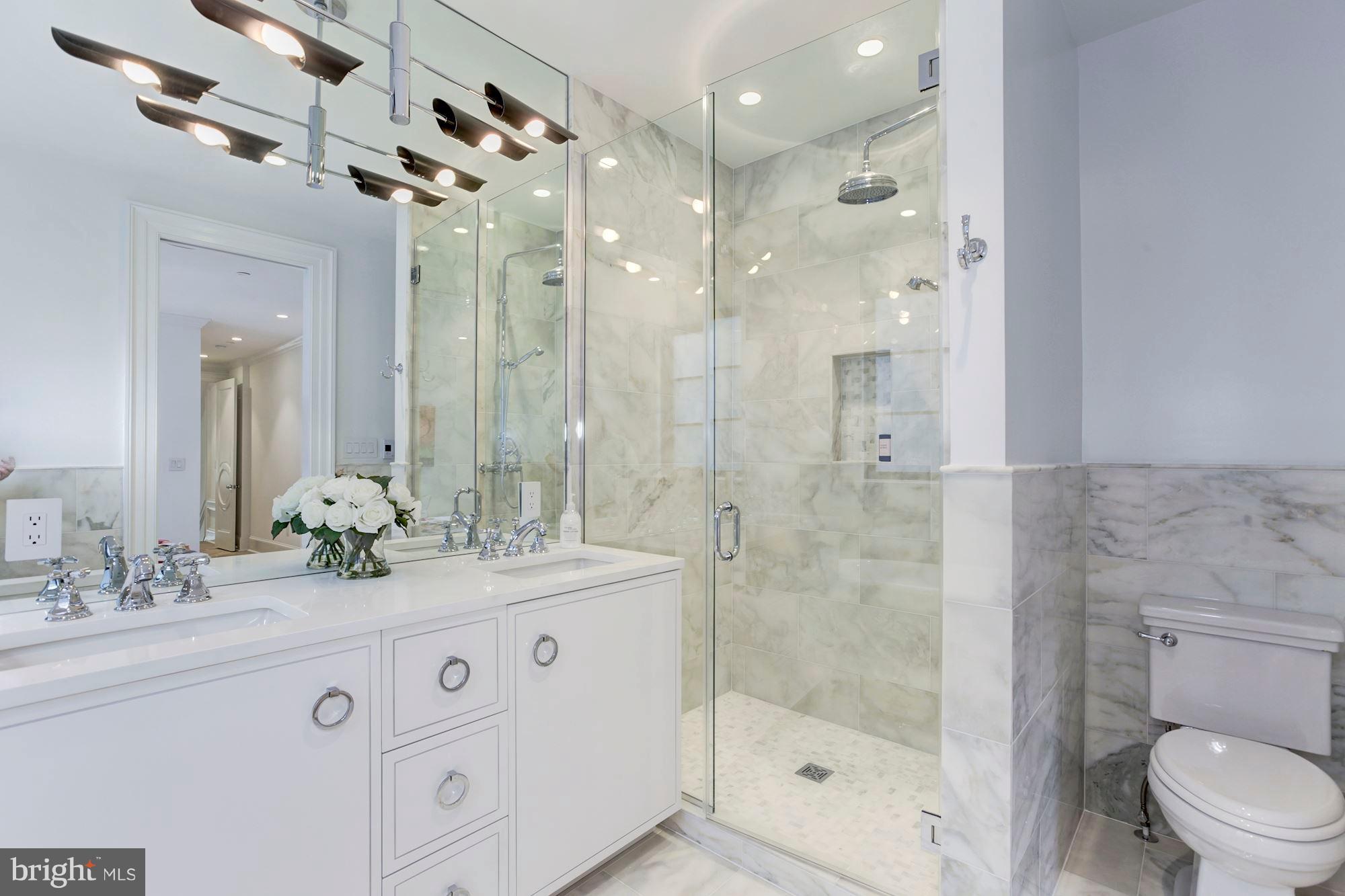 1309 R Street Northwest, Unit 2 Washington, DC 20009 - Photo 12 of 25 Main Level - Master Bath