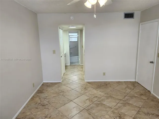 $1,800 | 9450 Poinciana Place, Unit 205, Davie, FL 33324