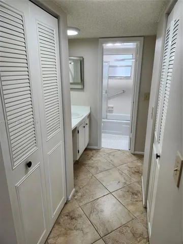 $1,800 | 9450 Poinciana Place, Unit 205, Davie, FL 33324