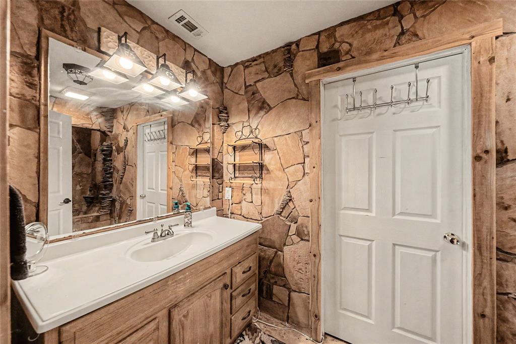 2313 Hickory Creek Road Denton, TX 76210 - Photo 19 of 39
