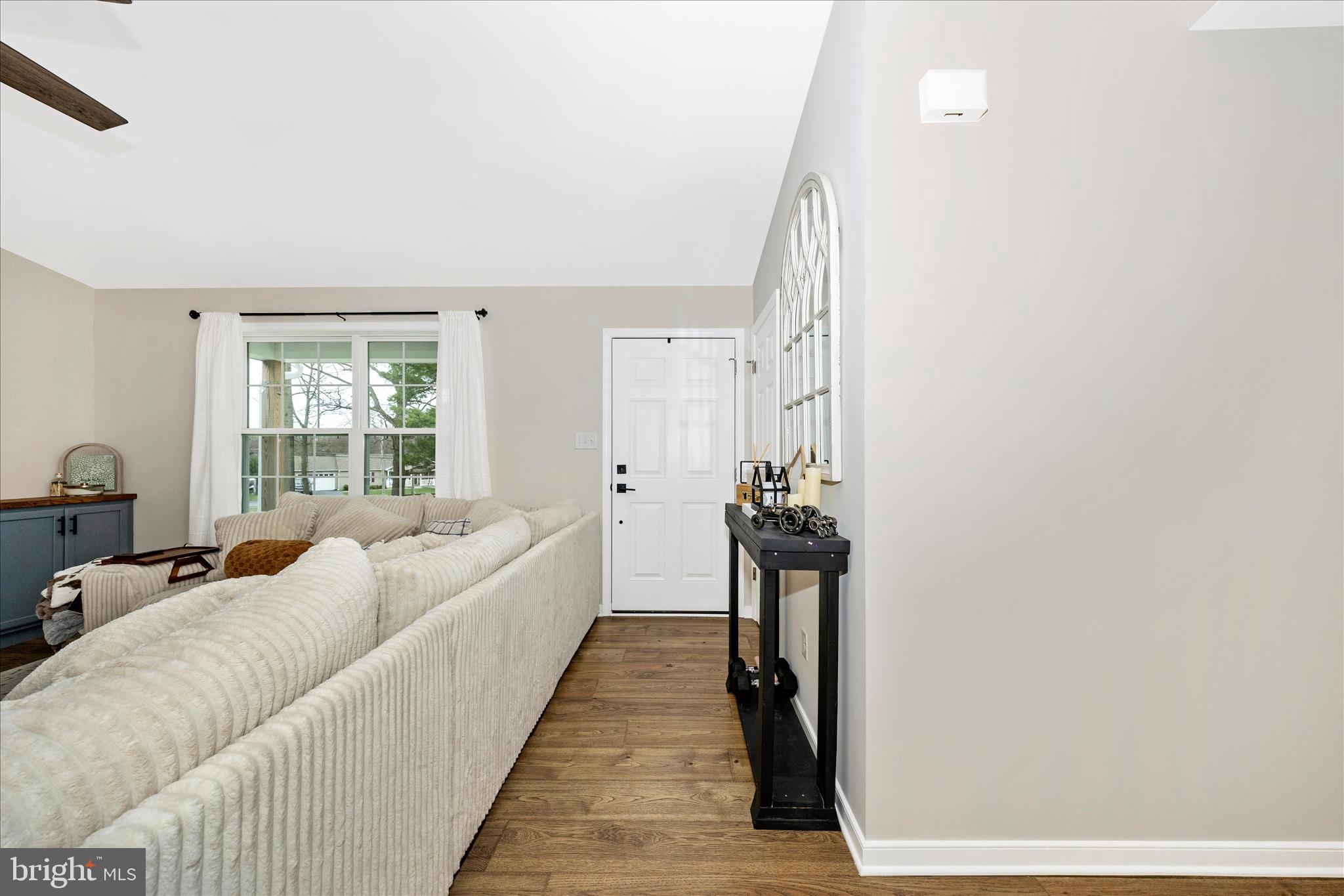 12639 Pen Mar Road Waynesboro, PA 17268 - Photo 4 of 52 Foyer