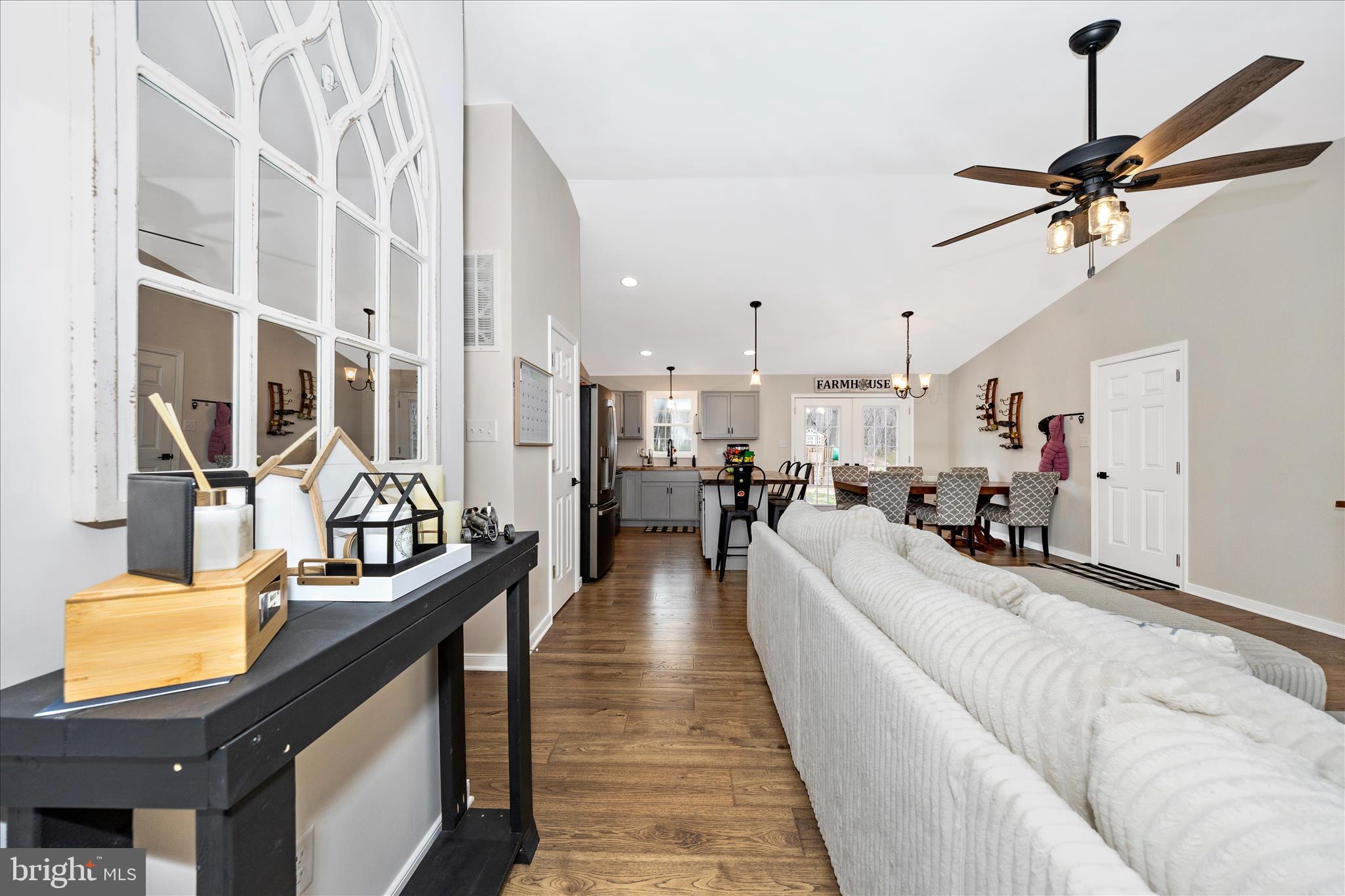 12639 Pen Mar Road Waynesboro, PA 17268 - Photo 5 of 52 Foyer