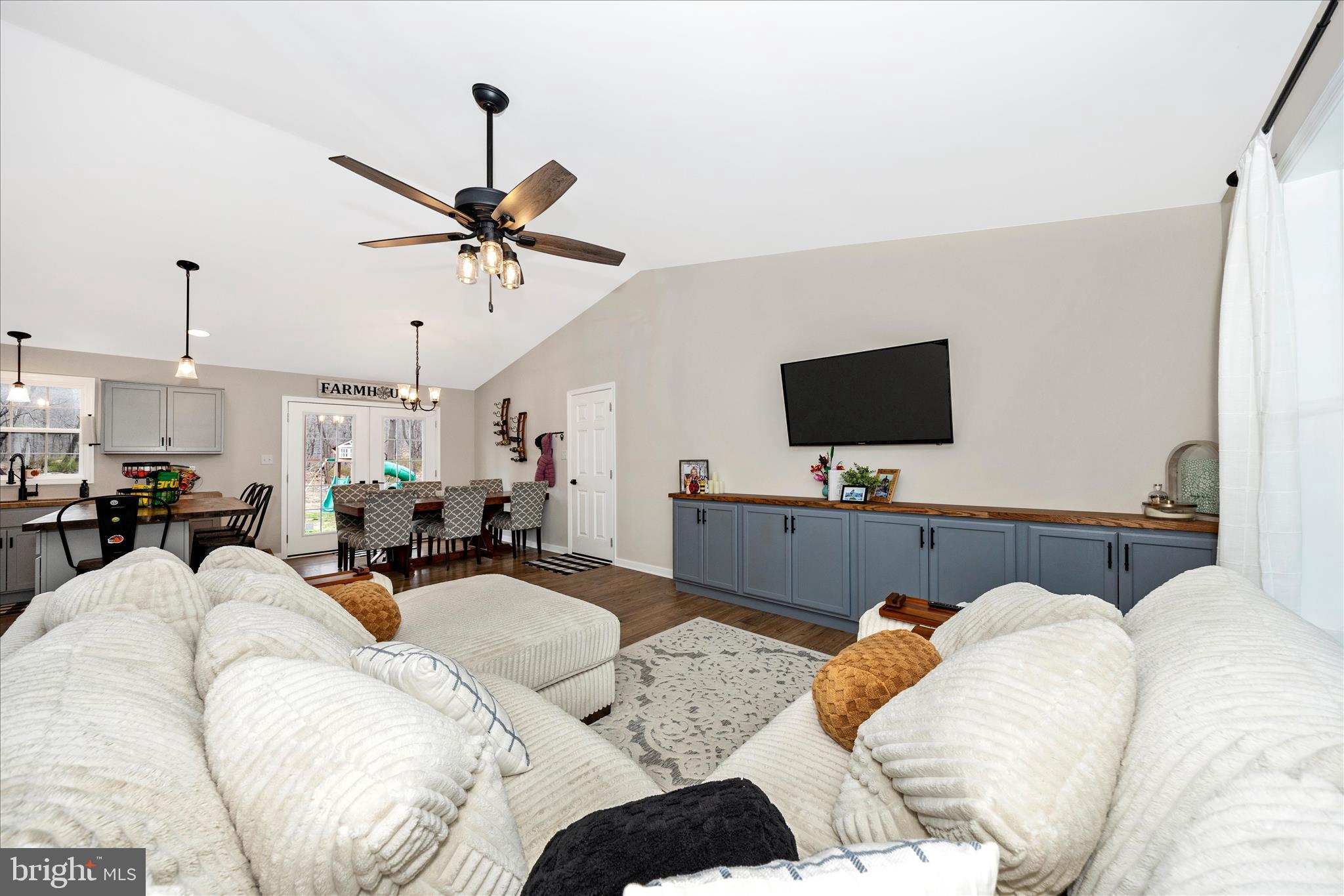 12639 Pen Mar Road Waynesboro, PA 17268 - Photo 6 of 52 Living Room