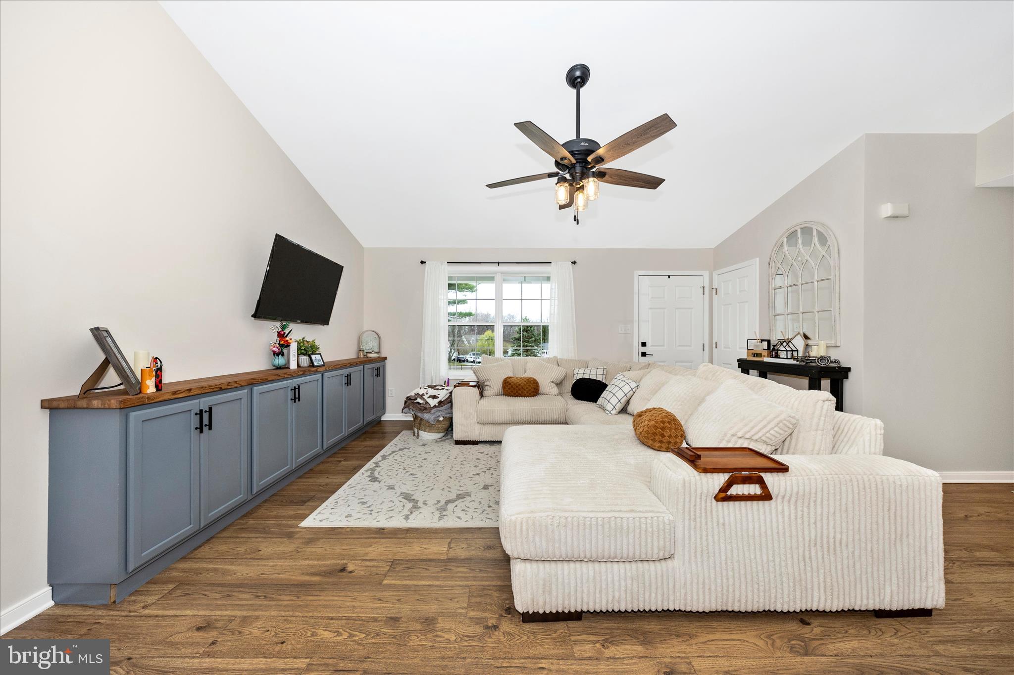12639 Pen Mar Road Waynesboro, PA 17268 - Photo 8 of 52 Living Room