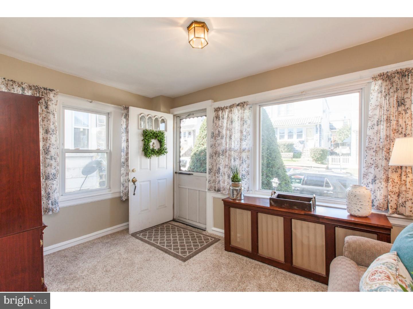 141 Westdale Road Upper Darby, PA 19082 - Photo 3 of 20 Foyer