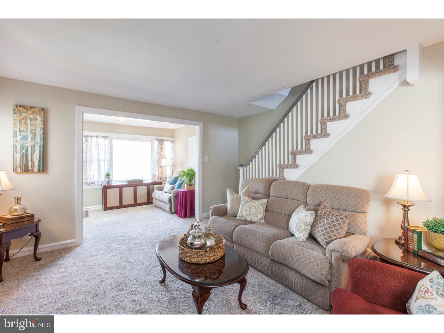 141 Westdale Road Upper Darby, PA 19082 - Photo 6 of 20 Living Room
