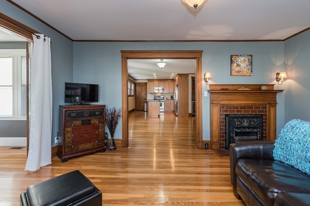 12-14 Pondview Road, Unit 1 Arlington, MA 02474 - Photo 5 of 26 Gallery Image 5