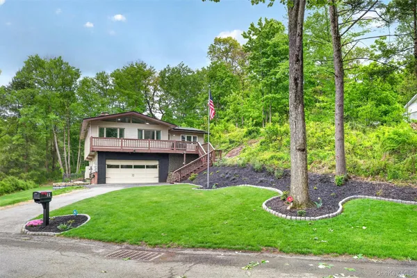 $499,999 | 12 Ronnie Lane, Poughkeepsie, NY 12601