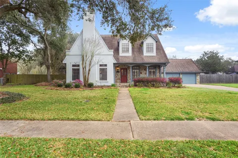 $425,000 | 105 Strawberry Drive, Lake Jackson, TX 77566