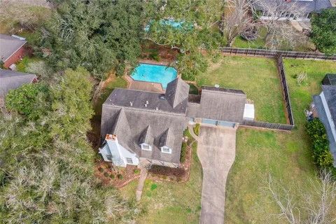 $425,000 | 105 Strawberry Drive, Lake Jackson, TX 77566