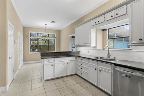 $425,000 | 105 Strawberry Drive, Lake Jackson, TX 77566