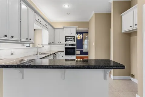 $425,000 | 105 Strawberry Drive, Lake Jackson, TX 77566