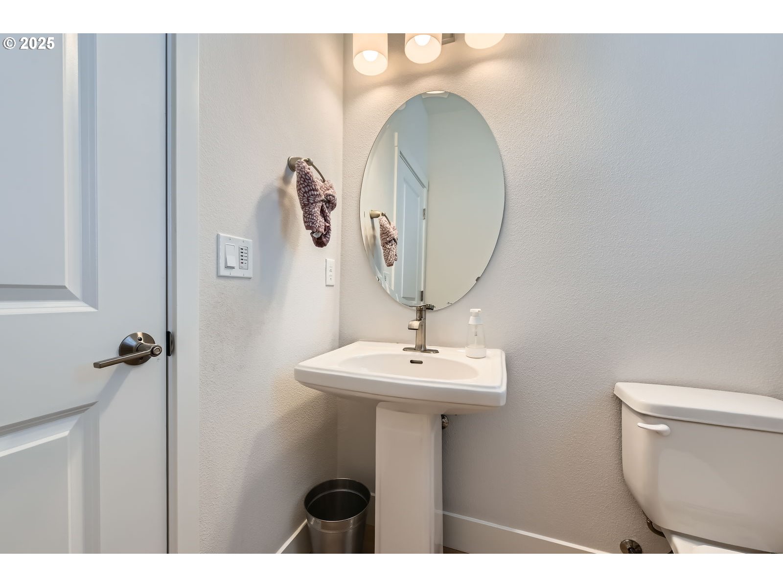 12935 Southwest Tabor Terrace Beaverton, OR 97007 - Photo 13 of 24