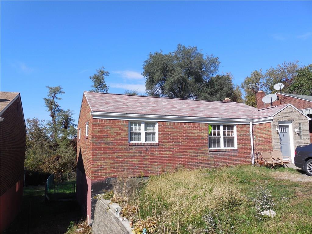 710 McCoy Road McKees Rocks, PA 15136 - Photo 1 of 15 front yard