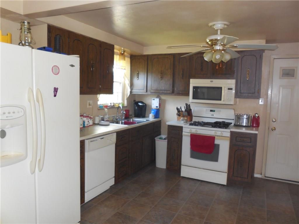 710 McCoy Road McKees Rocks, PA 15136 - Photo 5 of 15 Kitchen