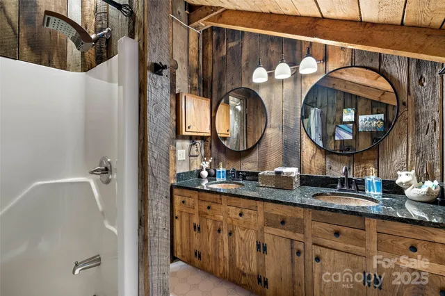 $699,999 | 1495 El Miner Drive, Mars Hill, NC 28754