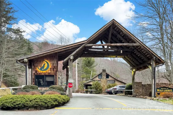 $699,999 | 1495 El Miner Drive, Mars Hill, NC 28754