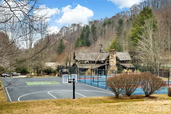 $699,999 | 1495 El Miner Drive, Mars Hill, NC 28754