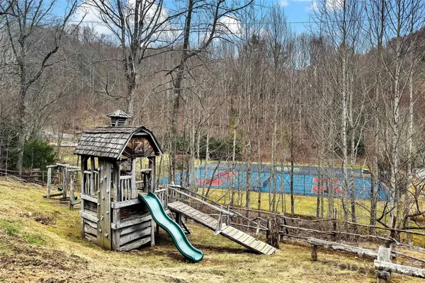 $699,999 | 1495 El Miner Drive, Mars Hill, NC 28754