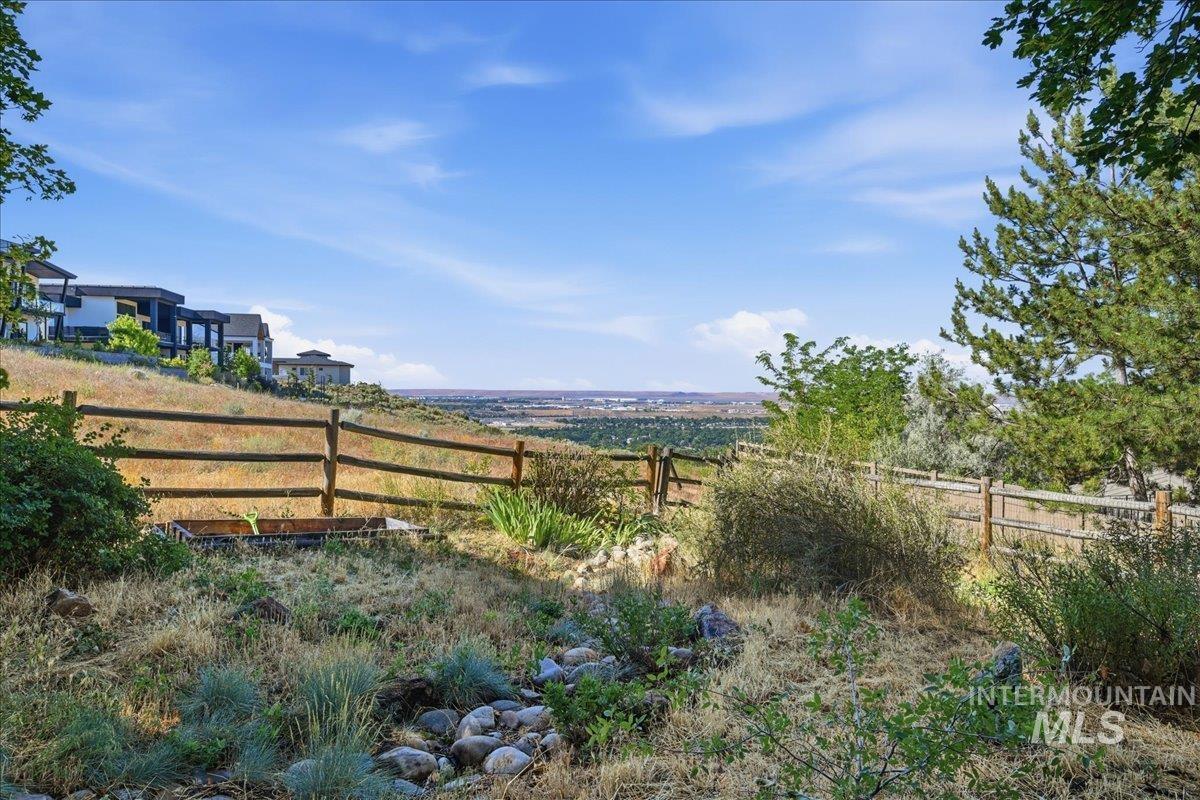1894 South Stone Ridge Way Boise, ID 83712 - Photo 27 of 32