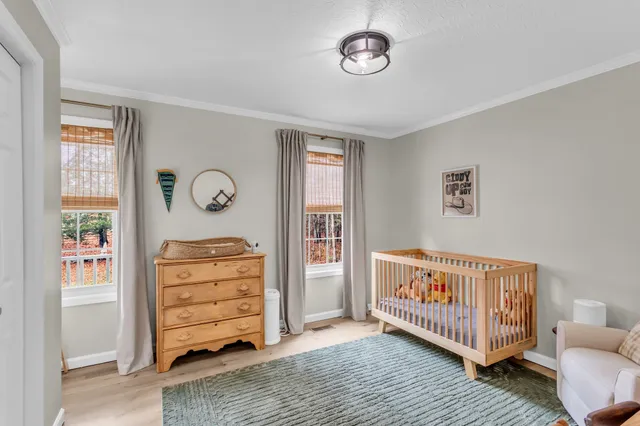 a view of livingroom with furniture and windows