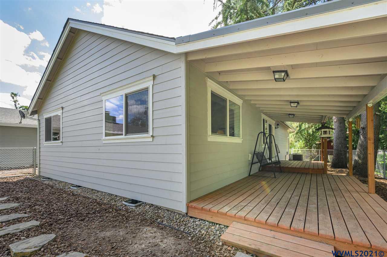 1303 Northeast Newall Road Newberg, OR 97132 - Photo 24 of 28 Gallery Image 24