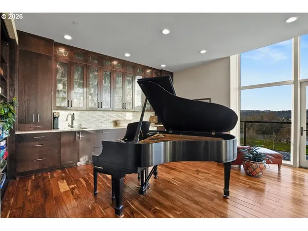 $1,744,000 | 156 Front Street Northeast, Unit 800820, Salem, OR 97301