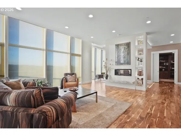 $1,744,000 | 156 Front Street Northeast, Unit 800820, Salem, OR 97301