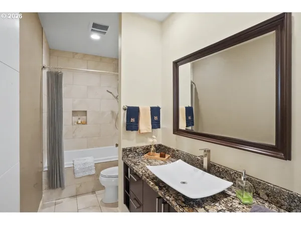 $1,744,000 | 156 Front Street Northeast, Unit 800820, Salem, OR 97301