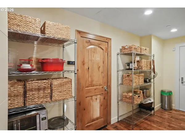 $1,744,000 | 156 Front Street Northeast, Unit 800820, Salem, OR 97301