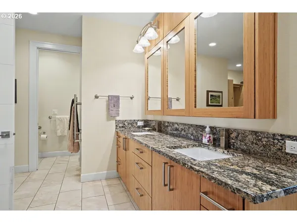 $1,744,000 | 156 Front Street Northeast, Unit 800820, Salem, OR 97301