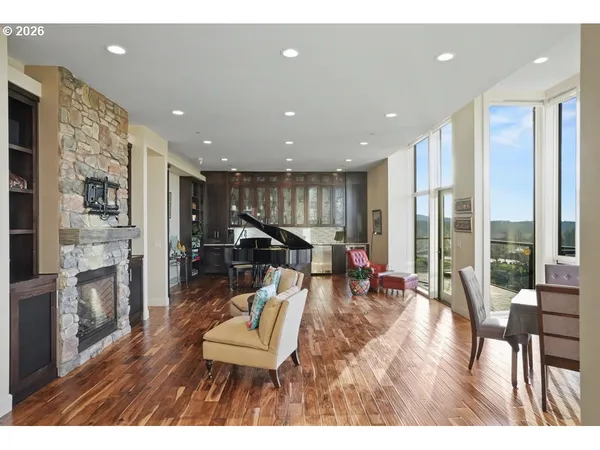 $1,744,000 | 156 Front Street Northeast, Unit 800820, Salem, OR 97301