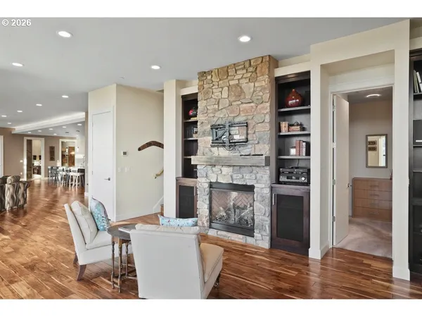 $1,744,000 | 156 Front Street Northeast, Unit 800820, Salem, OR 97301