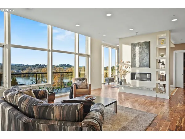 $1,744,000 | 156 Front Street Northeast, Unit 800820, Salem, OR 97301