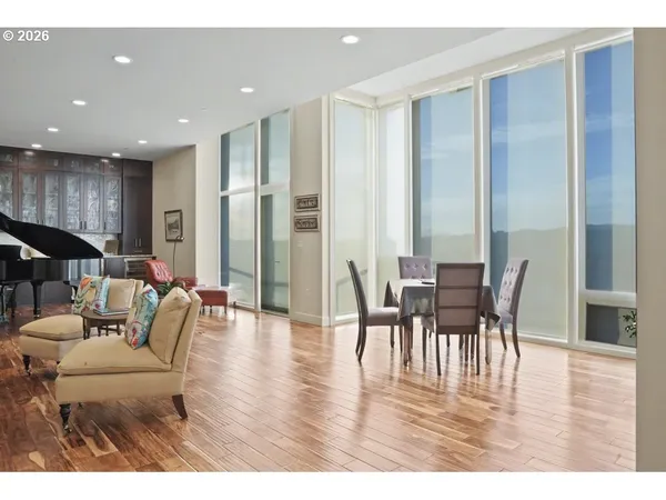 $1,744,000 | 156 Front Street Northeast, Unit 800820, Salem, OR 97301