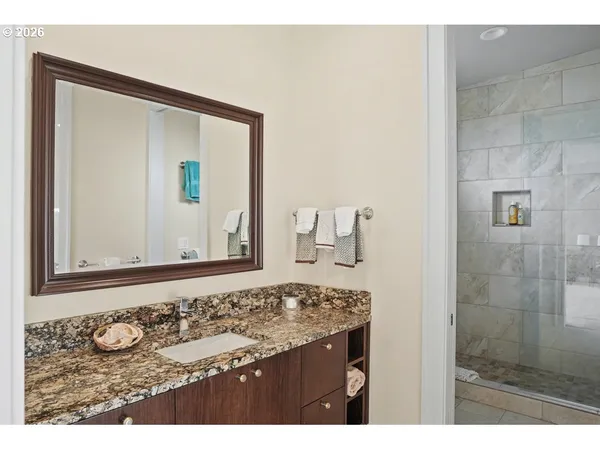 $1,744,000 | 156 Front Street Northeast, Unit 800820, Salem, OR 97301