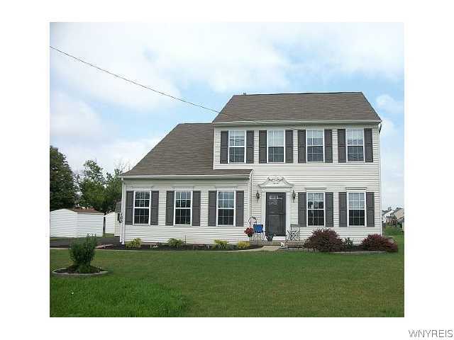 7163 Shawnee Road Wheatfield, NY 14120 - Photo 1 of 1 Exterior Front