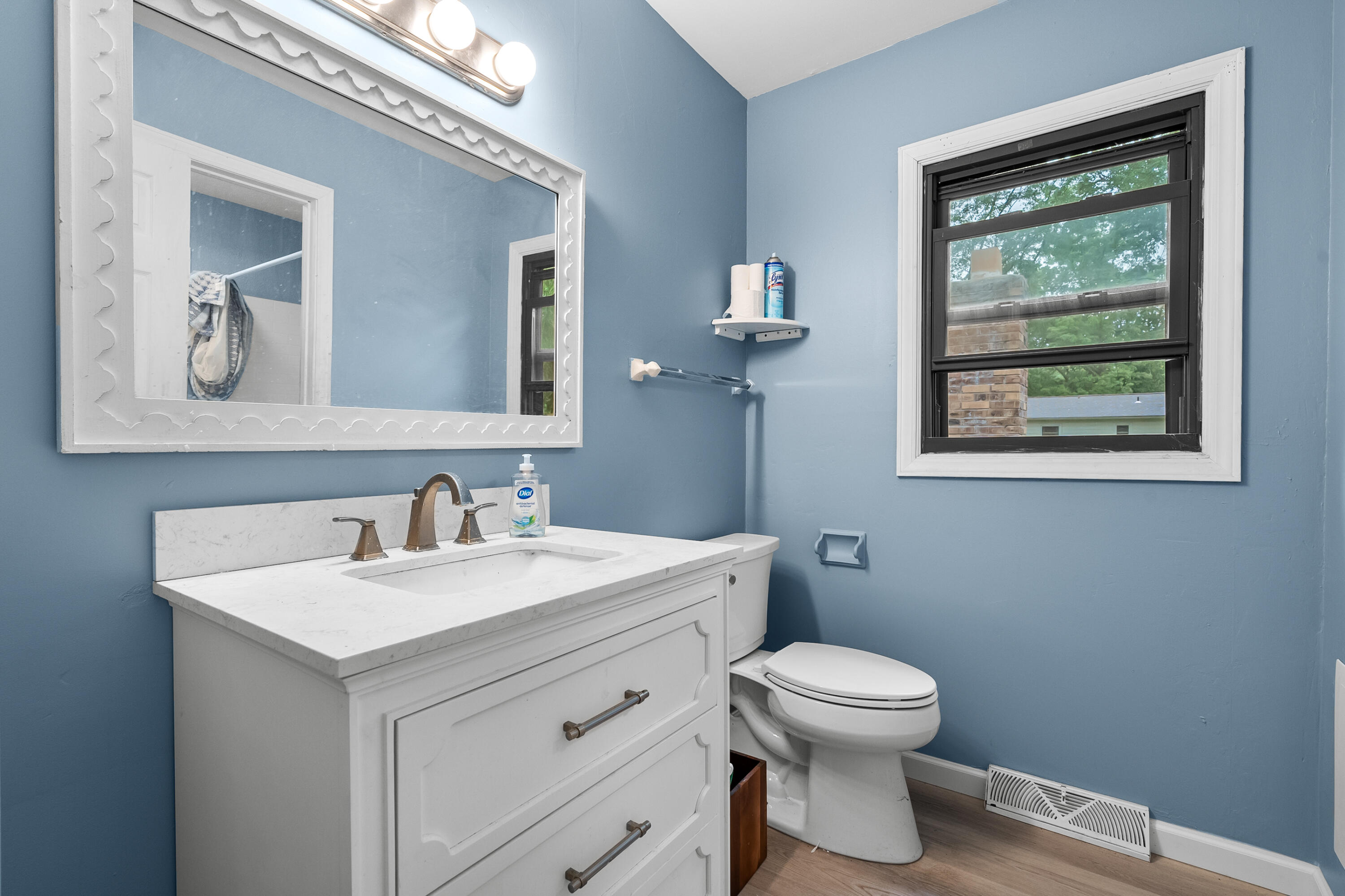 823 Newgate Road Kalamazoo, MI 49006 - Photo 20 of 30 Newgate Rd 823 Kalamazoo 49006-17